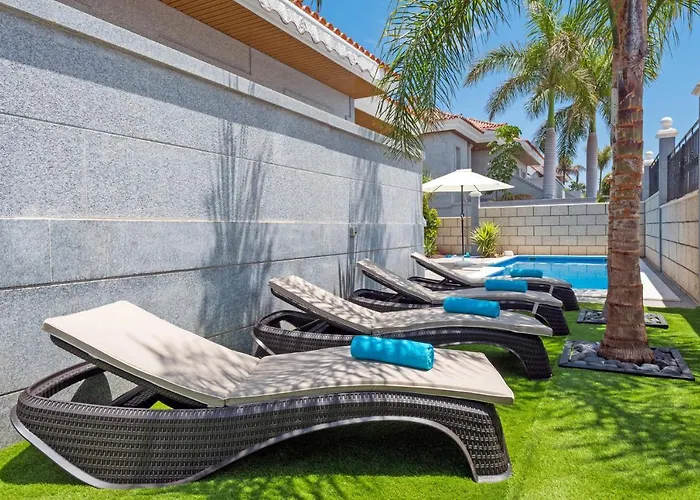 Villa Leonardo Dos By *