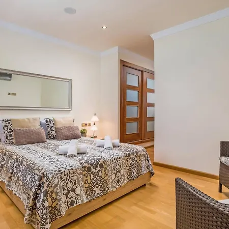 Leonardo Dos By * פוארטו דה סנטיאגו