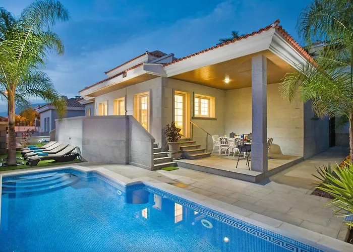 Leonardo Dos By וילה