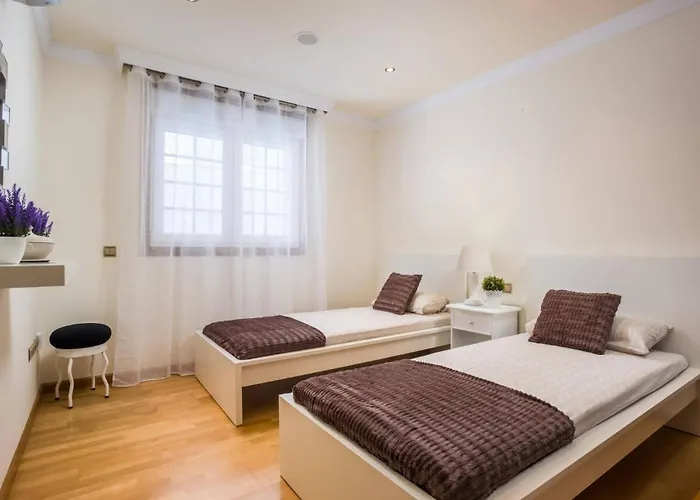 וילה Leonardo Dos By