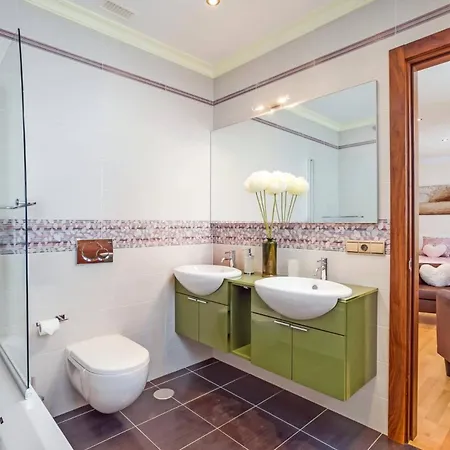 Leonardo Dos By Villa *