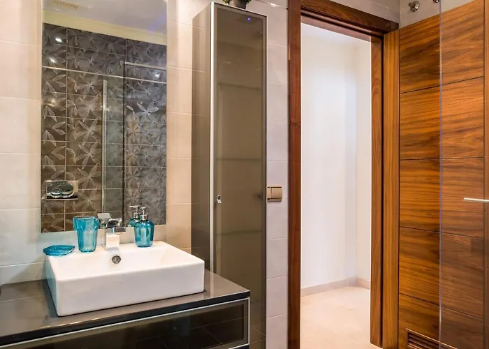 Villa Leonardo Dos By *