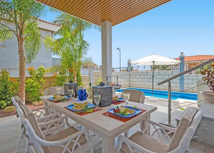 Villa Leonardo Dos By